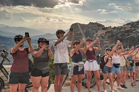  Tour en bicicleta eléctrica al atardecer en Meteora