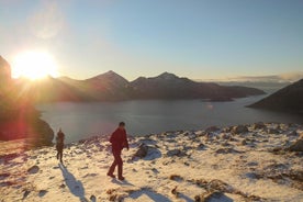 Turismo y caminata con Tromso al aire libre.