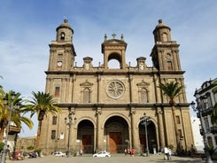 Photo of aerial view of beautiful landscape with Cathedral Santa Ana Vegueta in Las Palmas, Gran Canaria, Canary Islands, Spain.