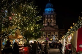 Berliner Weihnachtsmarkt mit dem Privatwagen