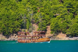 Safari de jipe no lago verde e passeio de barco