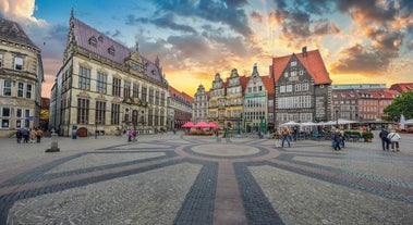 Photo of panorama of New City Hall in Hannover in a beautiful summer day, Germany.