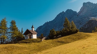 photo of an aerial view of the community of Biberwier in Tyrol in Austria.