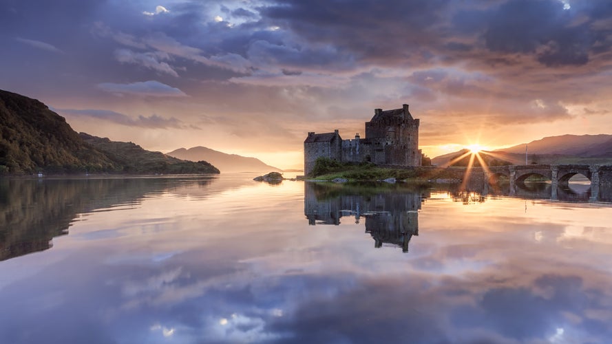 Eilean_Donan_at_Dusk.jpg