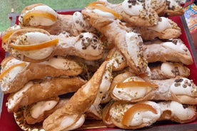 Pizza- und Cannolo-Zubereitung in Taormina am Meer