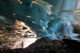 Aventura en la Cueva de Hielo Azul