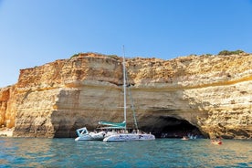 Croisière en catamaran Benagil avec déjeuner au départ de Portimão