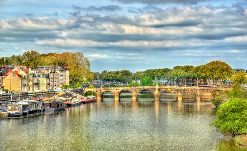 Photo of Pont de Verdun, a bridge across the Maine river in Angers, France