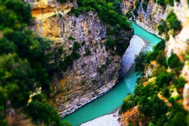 Osumi Canyons och Bogova Waterfall från Berat - Tour av 1001 albanska äventyr