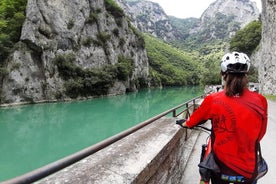 Tour i eBike Riserva Gola del Furlo och Tartufo