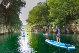 Privé stand-up paddleboarden van een halve dag op de rivier de Soča