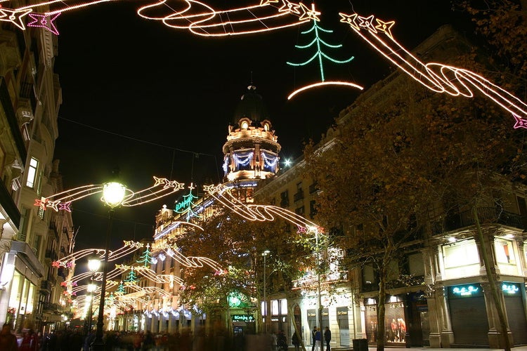 1280px-Spain.Barcelona.Porta.Angel.Navidad.jpg