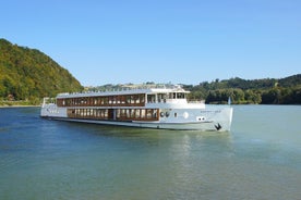 Lock tour to Engelhartszell in Passau