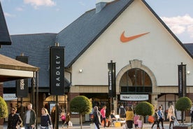 Tour dello shopping privato da Sheffield all'Outlet East Midlands