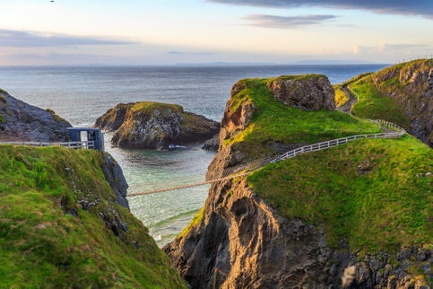 Best Time To Visit Northern Ireland: From Giants to Coastlines