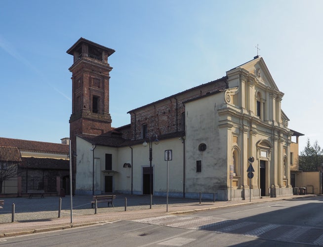 Photo of San Lorenzo church in Collegno, Italy.