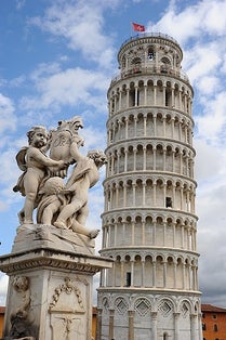 photo of view of Putti fountain, Pisa, Italy.