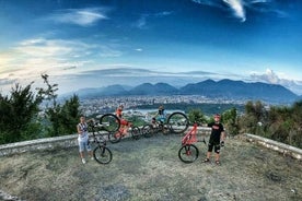 Passeio de bicicleta pela cidade de Tirane