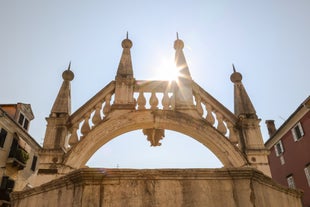 Da Ponte Fountain