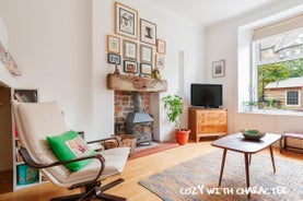 Cozy with Character Vibrant Cottage Style Flat at Leith Links Park