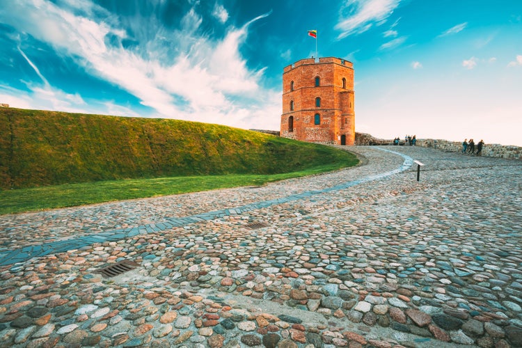 vilnius-lithuania-cobblestone-road-to-famous-tow-2023-11-27-05-07-11-utc.jpg