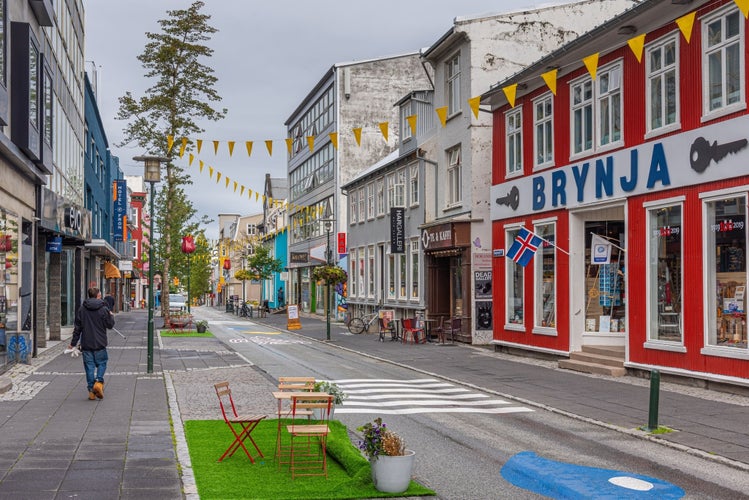 shutterstock_2188857831-min.jpg