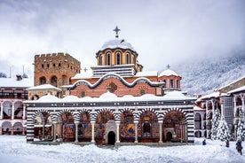 Tour de invierno guiado con audio y GPS al monasterio de Rila y Stob desde Bansko