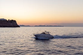 Croisière au coucher du soleil sur un yacht de luxe