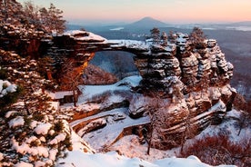 Tour del parco nazionale invernale di Pravcicka Gate e Bastei Bridge da Praga