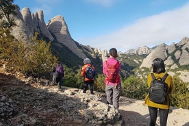 Caminata de senderismo superior en Montserrat para "grupos pequeños"