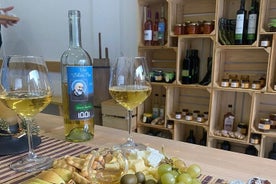 1001 Albanian AdventuresによるBERAT'S LOCAL PRODUCTS TASTING