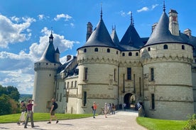 2-day Private Top 6 Loire Castles Live Guided tour from Paris