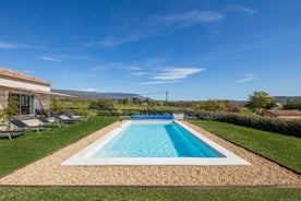 Villa Piscine Chauffée, 5min du village et Climatisation