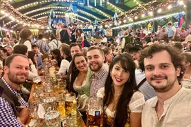 Wycieczka na Oktoberfest w Monachium obejmująca m.in. Rezerwacja stolika, jedzenie i napoje