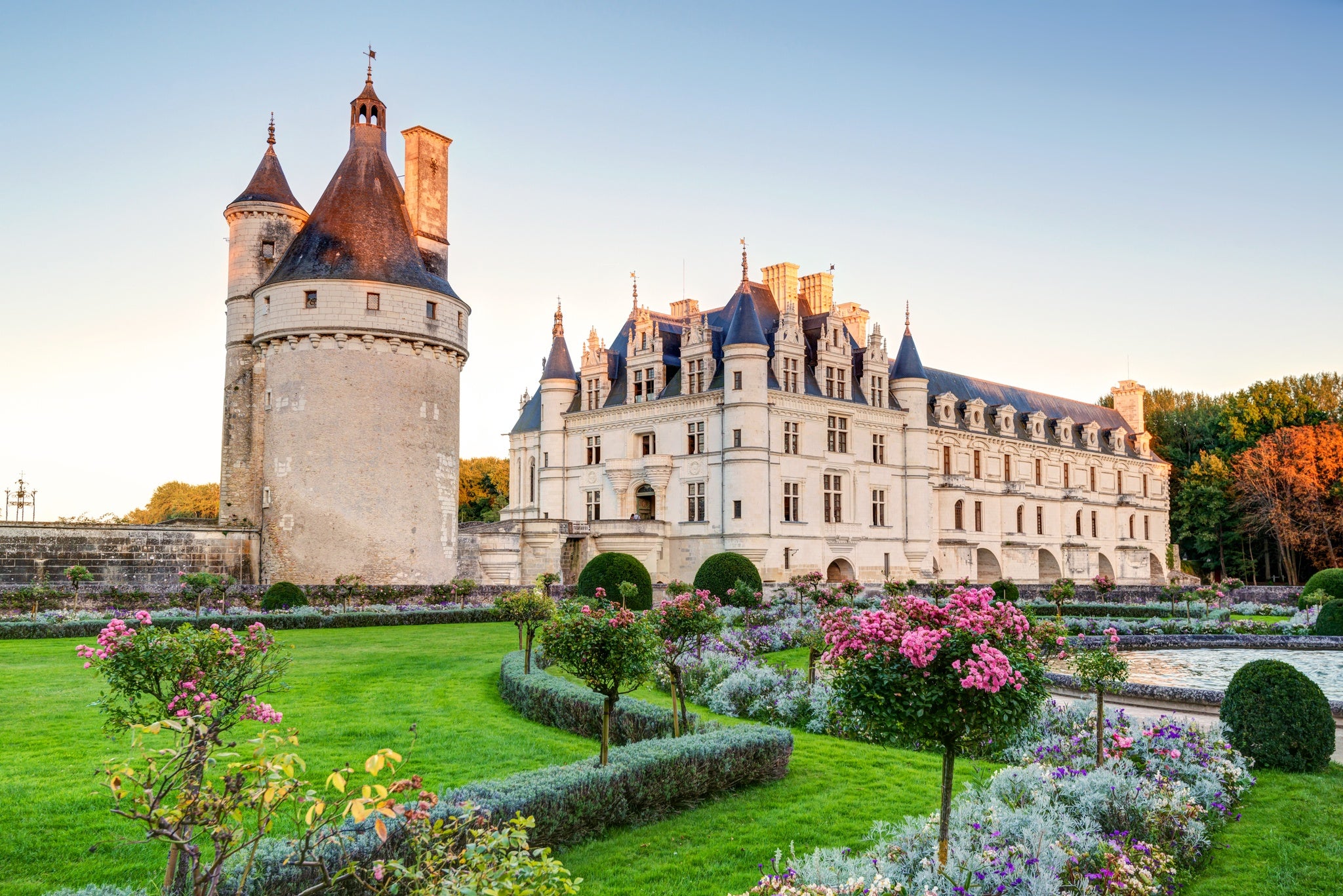 Castle Chenonceau at sunset, Loire Valley, France.jpg