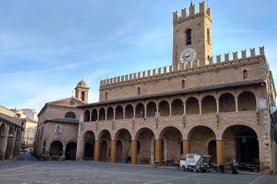 Tour guidato a piedi di Offida di 2 ore con degustazione di vini