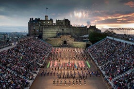 Royal Military Tattoo Edinburgh City Tour Rosslyn Chapel ja illallinen