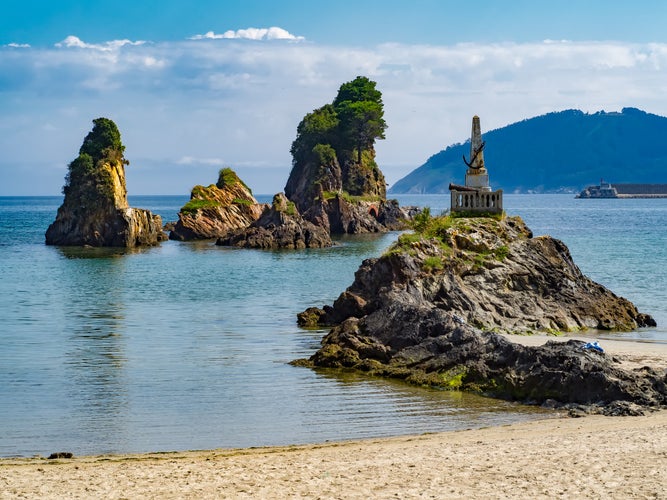 Photos of Covas beach in the municipality of Viveiro, Lugo. Known for the rocks called Os castelos.