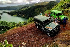 Uden for den slagne bane halv dag Sete Cidades Jeep Tour