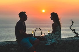 Cata de vinos y atardecer romántico en monolitos.