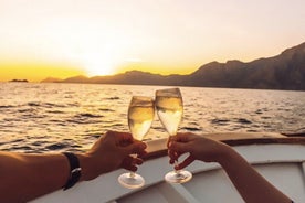 Excursion en bateau au coucher du soleil en petit groupe à Capri avec baignade et Prosecco 