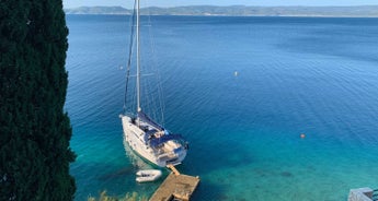 Private Sailing: 3 Islands & 2 Caves