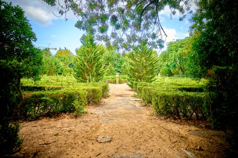 Photo of Lisbon Zoo: Fascinating wildlife park in Portugal's capital, home to diverse animals and conservation efforts in a lush, family-friendly setting, Portugal.