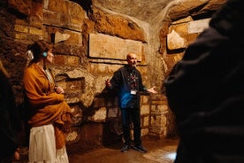 Tour per piccoli gruppi fuori dall'orario di apertura delle catacombe e dell'ossario