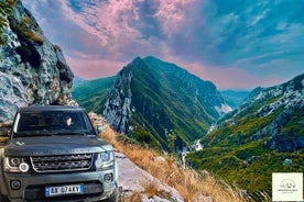  Caminata por el monte Gamti y el lago Bovilla desde Tirana en Luxe Land Rover