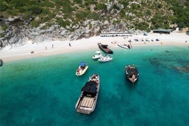 Excursão de lancha para grupos pequenos pelas praias e cavernas da Baía de Vlore Grama