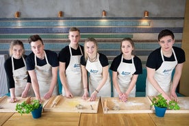 Warszawas nr 1 matlagningskurs - polska dumplings med likörprovning