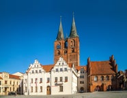 Flerbruksbiler til leie i Stendal, Tyskland