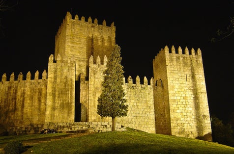 Photo of Castle of GuimarÃ£es at night,Guimaraes,Portugal.