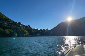 Tour privato in barca di 1 ora sul Lago di Como